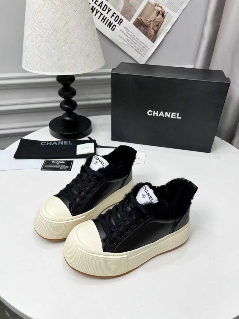 Ch**el sport shoes